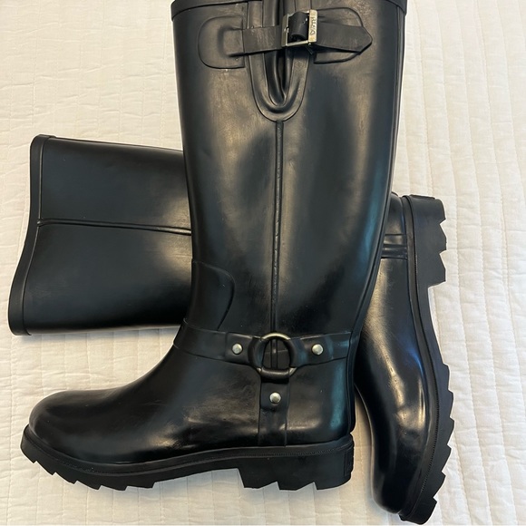 Dirty Laundry Roadhouse Rubber Rain Boots - Picture 4 of 7